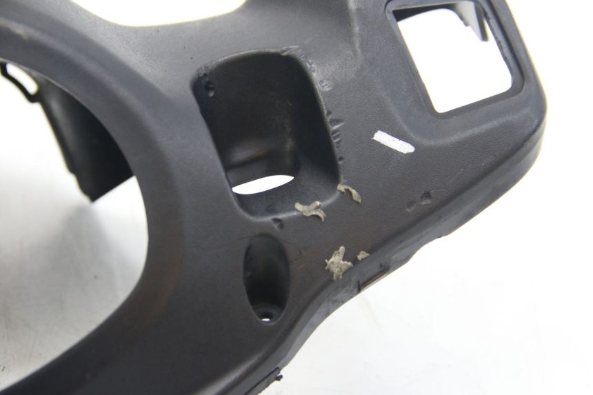 photo de COFANO MANUBRIO POSTERIORE SUZUKI SIXTEEN 125 (2008 - 2010)