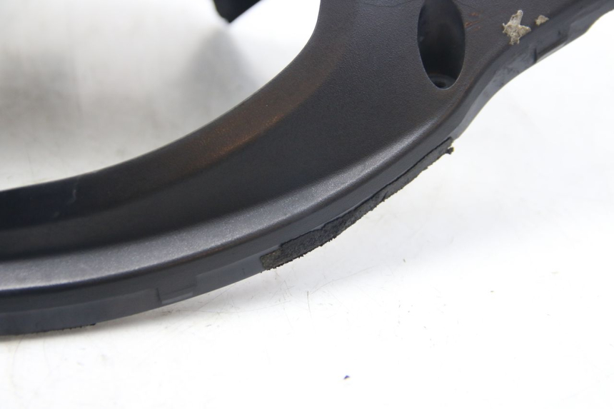 photo de COFANO MANUBRIO POSTERIORE SUZUKI SIXTEEN 125 (2008 - 2010)