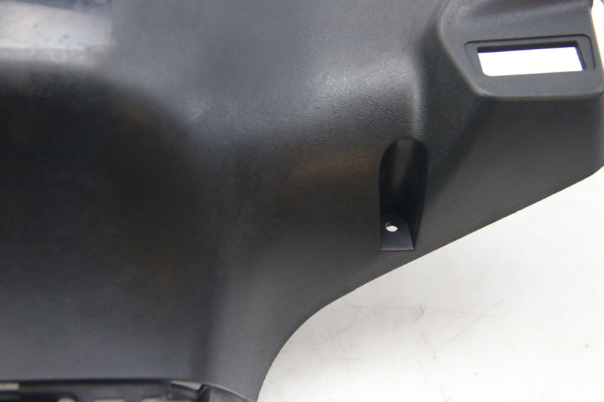 photo de COFANO MANUBRIO POSTERIORE SUZUKI SIXTEEN 125 (2008 - 2010)