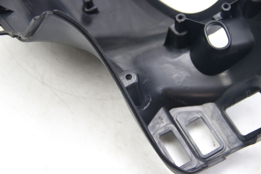 photo de COFANO MANUBRIO POSTERIORE SUZUKI SIXTEEN 125 (2008 - 2010)