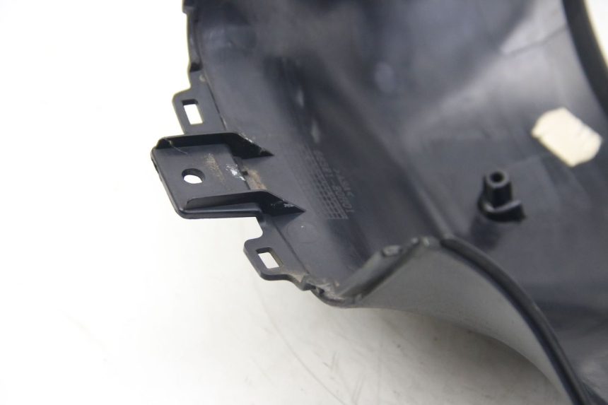 photo de COFANO MANUBRIO POSTERIORE SUZUKI SIXTEEN 125 (2008 - 2010)