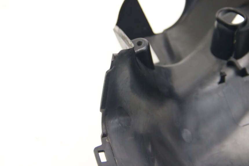 photo de COFANO MANUBRIO POSTERIORE SUZUKI SIXTEEN 125 (2008 - 2010)