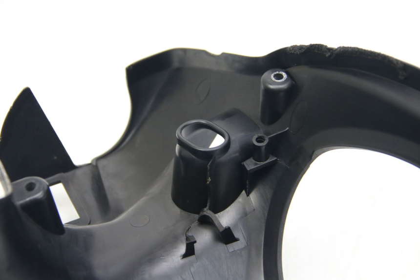 photo de COFANO MANUBRIO POSTERIORE SUZUKI SIXTEEN 125 (2008 - 2010)