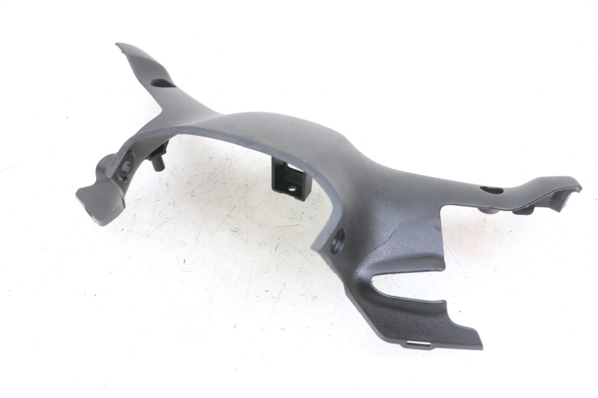photo de COPRIMANUBRIO POSTERIORE YAMAHA TRICITY 300 (2020 - 2024) - Zoom sullo stato d'uso