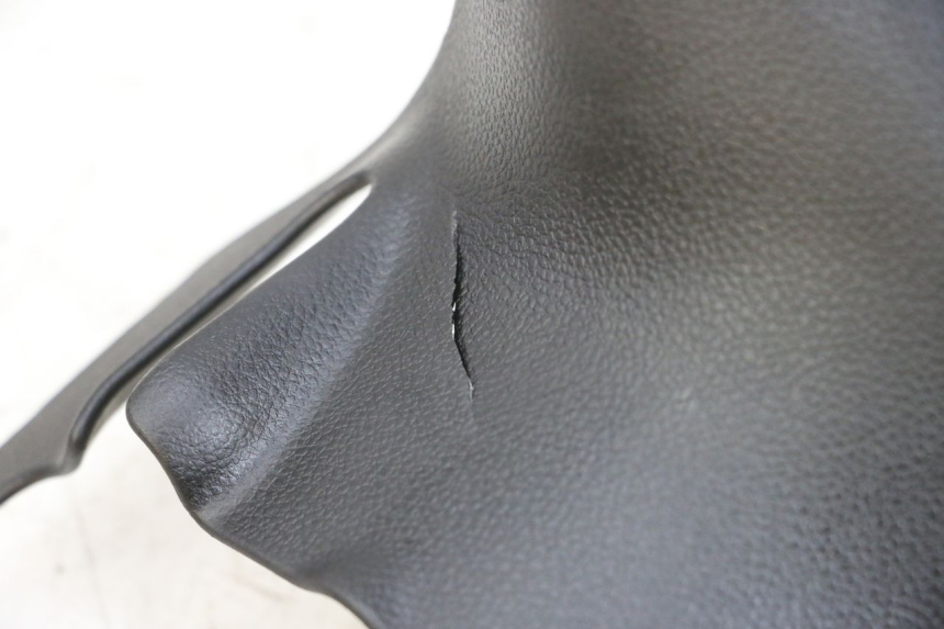 photo de COPRIMANUBRIO POSTERIORE YAMAHA TRICITY 300 (2020 - 2024) - Primo piano tecnico