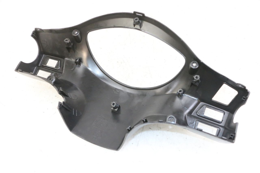 photo de COPRIMANUBRIO POSTERIORE PEUGEOT TWEET PRO CARGO 50 (2018 - 2020) - Dettagli dei punti di fissaggio