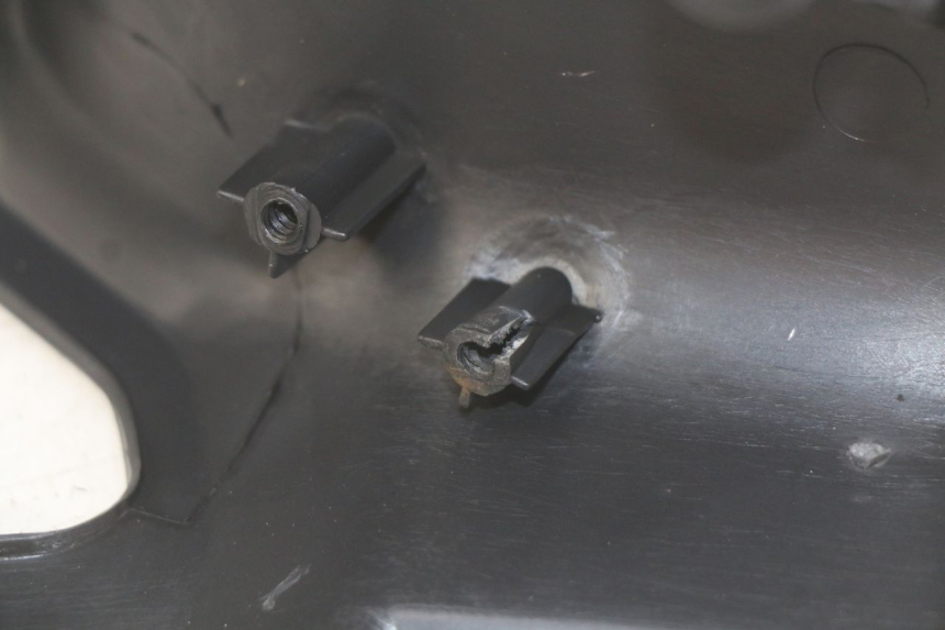 photo de COFANO MANUBRIO POSTERIORE PEUGEOT V-CLIC VCLIC 50 (2007 - 2013)