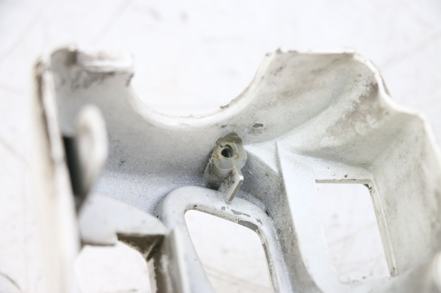 photo de COPRIMANUBRIO POSTERIORE PIAGGIO VESPA GTS SUPER IE 125 (2009 - 2016) - Zoom sullo stato d'uso