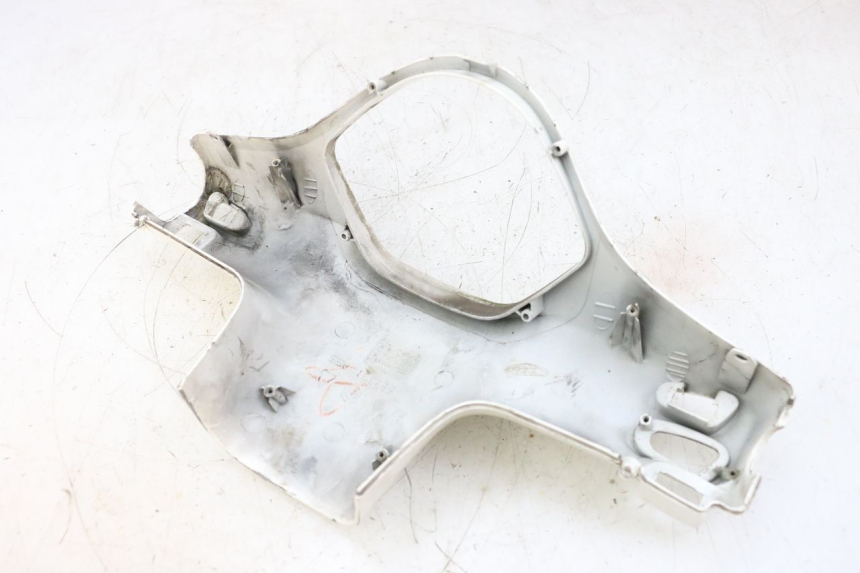 photo de COPRIMANUBRIO POSTERIORE PIAGGIO VESPA GTS SUPER IE 125 (2009 - 2016) - Dettagli dei punti di fissaggio