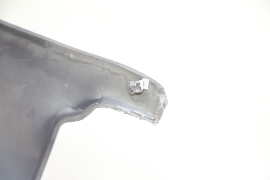 photo de COPERCHIO MANUBRIO POSTERIORE PEUGEOT VIVACITY 100 (1999 - 2008) - Zoom sullo stato d'uso