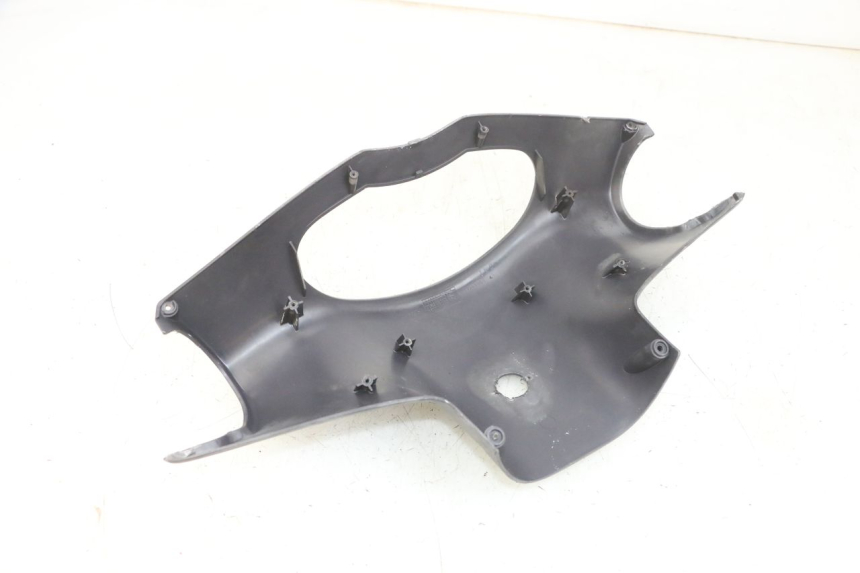 photo de COPERCHIO MANUBRIO POSTERIORE PEUGEOT VIVACITY 100 (1999 - 2008) - Altra angolazione