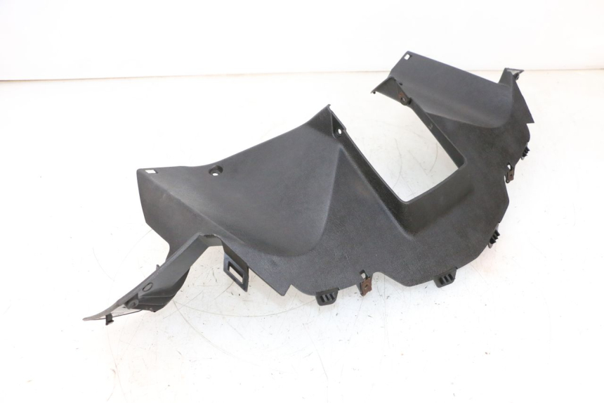photo de COPRI MANUBRIO POSTERIORE YAMAHA XMAX X-MAX 125 (2006 - 2009) - Primo piano tecnico