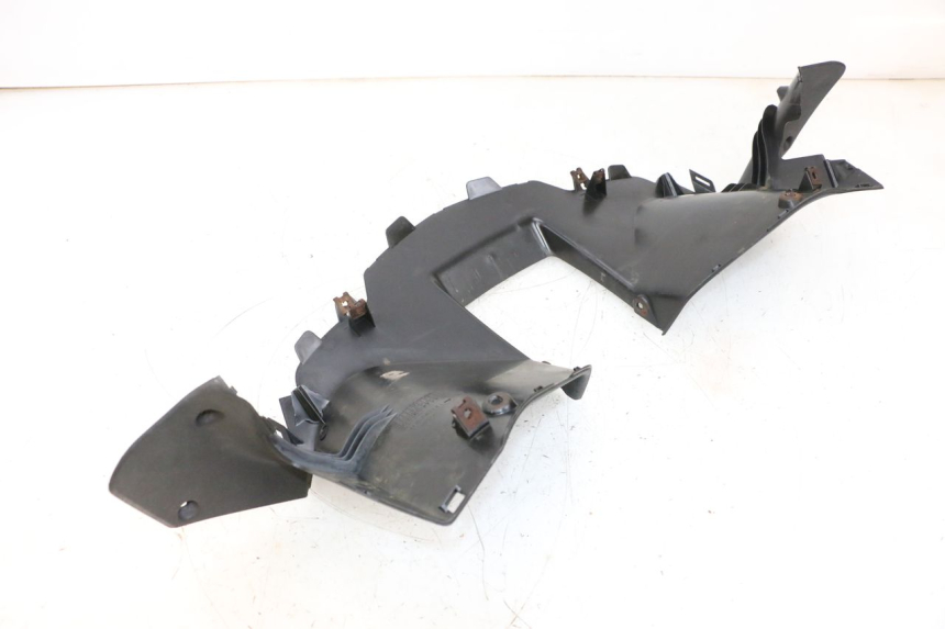 photo de COPRI MANUBRIO POSTERIORE YAMAHA XMAX X-MAX 125 (2006 - 2009) - Stato della superficie e materiale