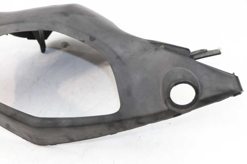 photo de COPRI MANUBRIO POSTERIORE YAMAHA CYGNUS X 125 (2004 - 2007)