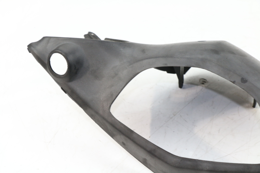 photo de COPRI MANUBRIO POSTERIORE YAMAHA CYGNUS X 125 (2004 - 2007)