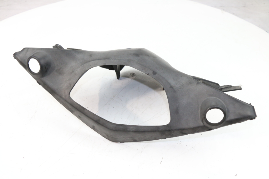 photo de COPRI MANUBRIO POSTERIORE YAMAHA CYGNUS X 125 (2004 - 2007)