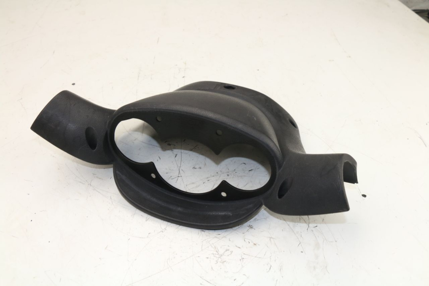 photo de COPERCHIO MANUBRIO POSTERIORE YAMAHA YP MAJESTY 125 (2007 - 2010)