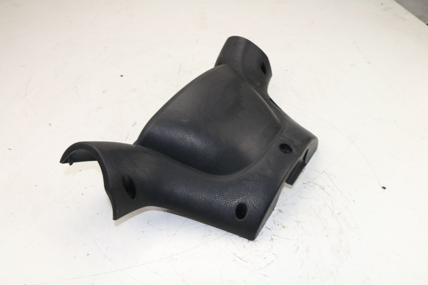 photo de COPERCHIO MANUBRIO POSTERIORE YAMAHA YP MAJESTY 125 (2007 - 2010)