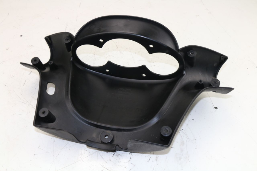 photo de COPERCHIO MANUBRIO POSTERIORE YAMAHA YP MAJESTY 125 (2007 - 2010)