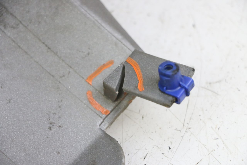 photo de COFANO MANUBRIO ANTERIORE PEUGEOT ELYSTAR 50 (2002 - 2014)