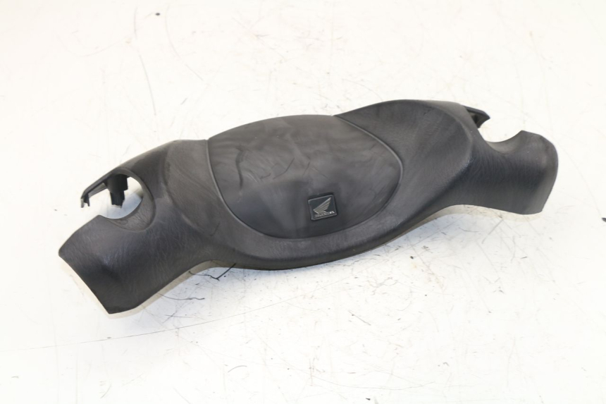 photo de COPERCHIO MANUBRIO ANTERIORE HONDA FES S-WING SWING 125 (2007 - 2015)