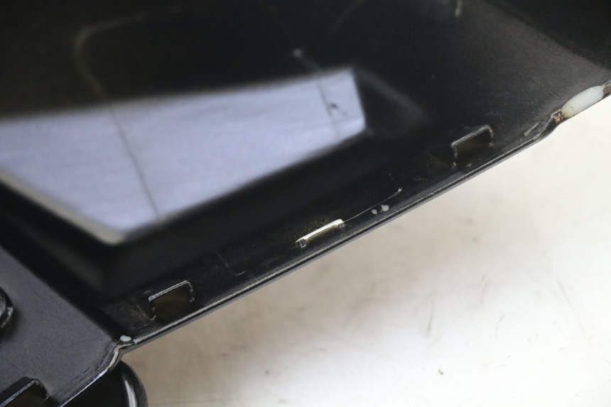 photo de COFANO MANUBRIO ANTERIORE PEUGEOT KISBEE 2T 50 (2010 - 2017)