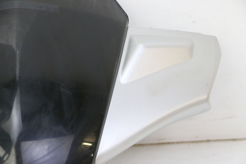 photo de COFANO MANUBRIO ANTERIORE PEUGEOT KISBEE 2T 50 (2010 - 2017)