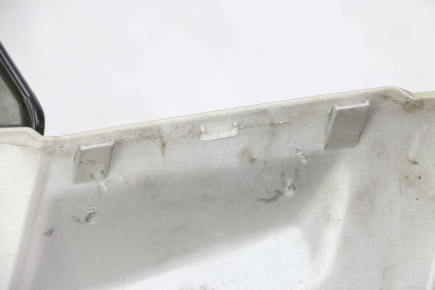 photo de COFANO MANUBRIO ANTERIORE PEUGEOT KISBEE 2T 50 (2010 - 2017)