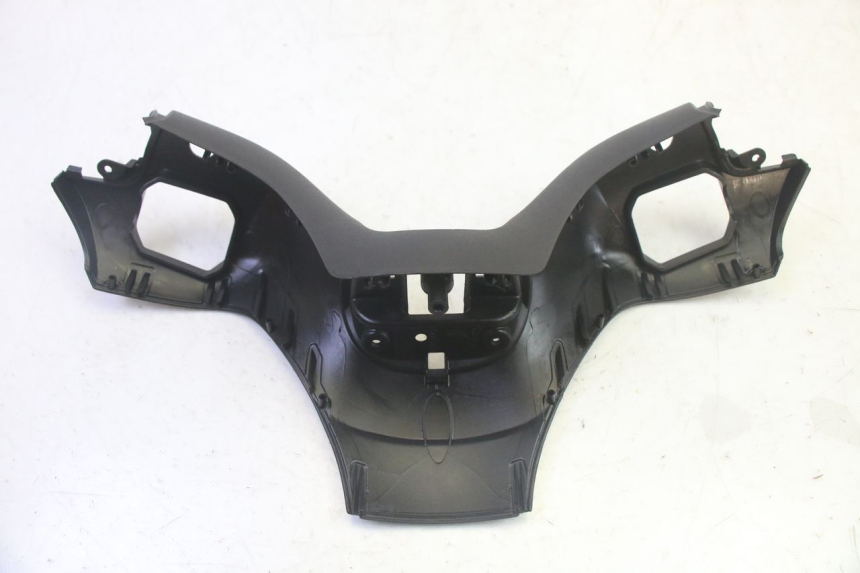 photo de COPRIMANUBRIO ANTERIORE PIAGGIO MP3 HPE 350 (2018 - 2020) - Altra angolazione