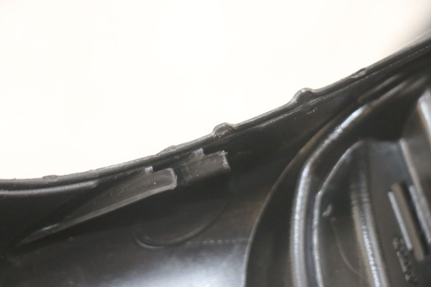 photo de COPRIMANUBRIO ANTERIORE PIAGGIO MP3 HPE 300 (2019 - 2026) - Altra angolazione