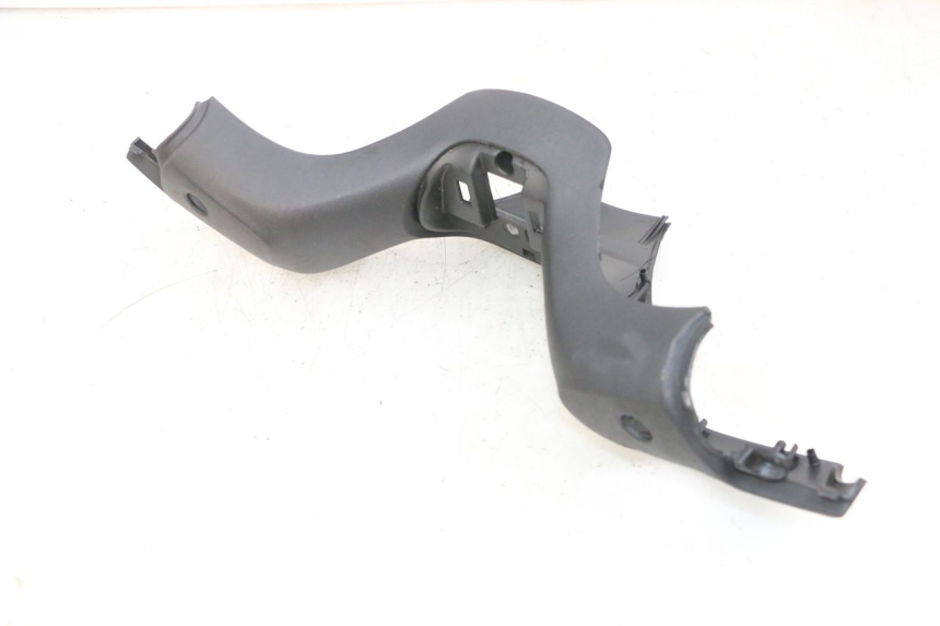 photo de COPRIMANUBRIO ANTERIORE PIAGGIO MP3 500 (2016 - 2018) - Primo piano tecnico