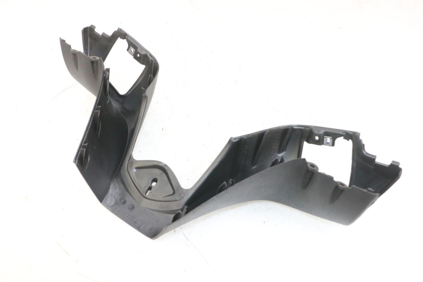 photo de COPERCHIO MANUBRIO ANTERIORE PIAGGIO MP3 RL 250 (2007 - 2010) - Dettaglio del componente
