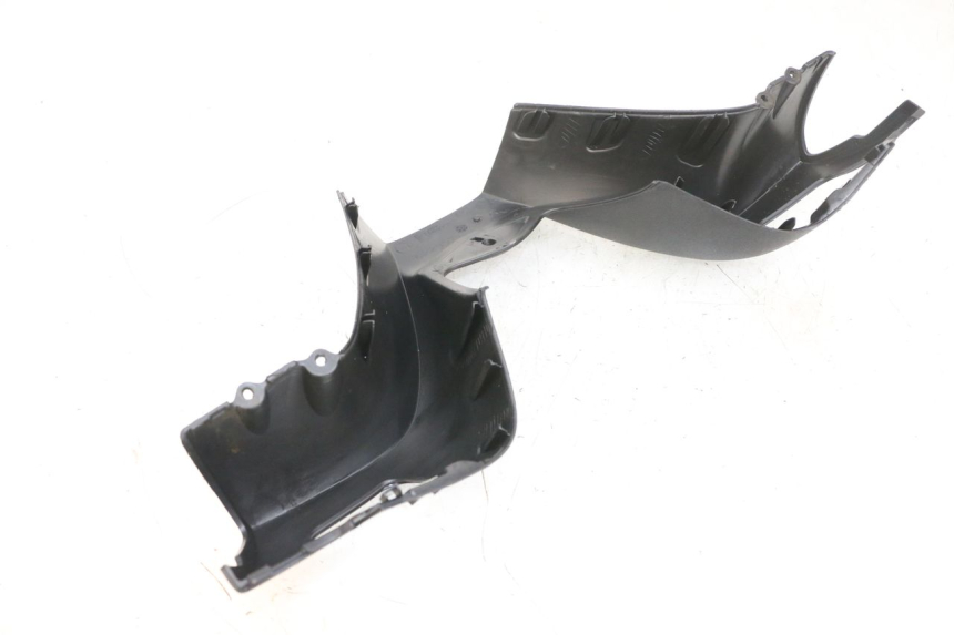 photo de COPERCHIO MANUBRIO ANTERIORE PIAGGIO MP3 RL 250 (2007 - 2010) - Zoom sullo stato d'uso