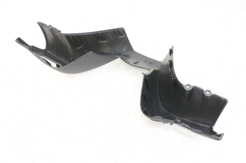 photo de COPERCHIO MANUBRIO ANTERIORE PIAGGIO MP3 RL 250 (2007 - 2010) - Altra angolazione