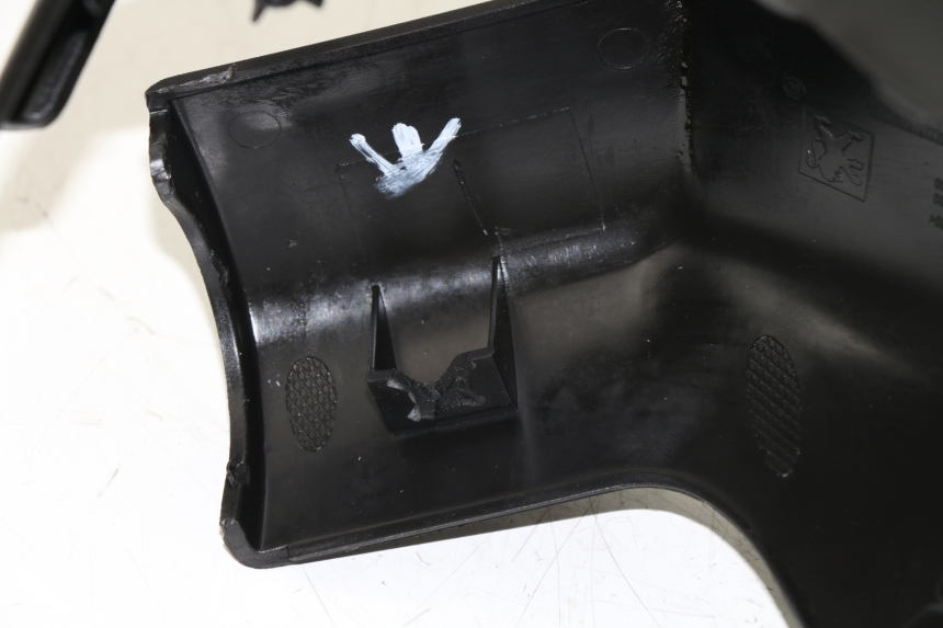 photo de COFANO MANUBRIO ANTERIORE PEUGEOT CITYSTAR 125 (2011 - 2017)