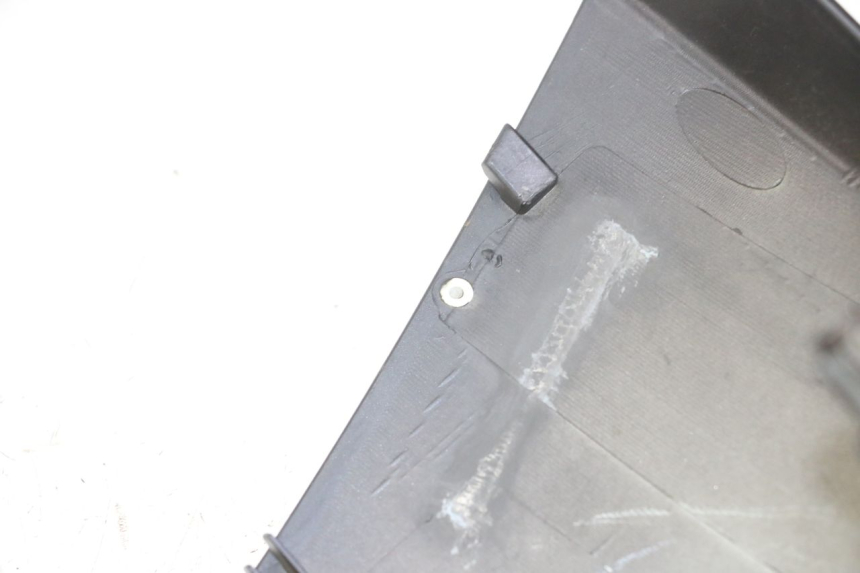photo de COPRIMANUBRIO ANTERIORE PEUGEOT VIVACITY 125 (2010 - 2017)