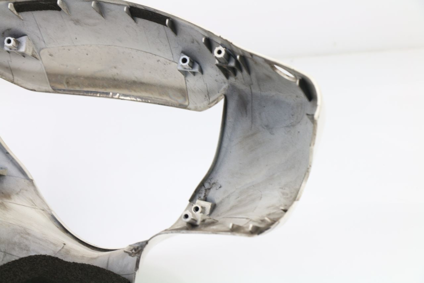 photo de COFANO MANUBRIO ANTERIORE SUZUKI SIXTEEN 125 (2008 - 2010)