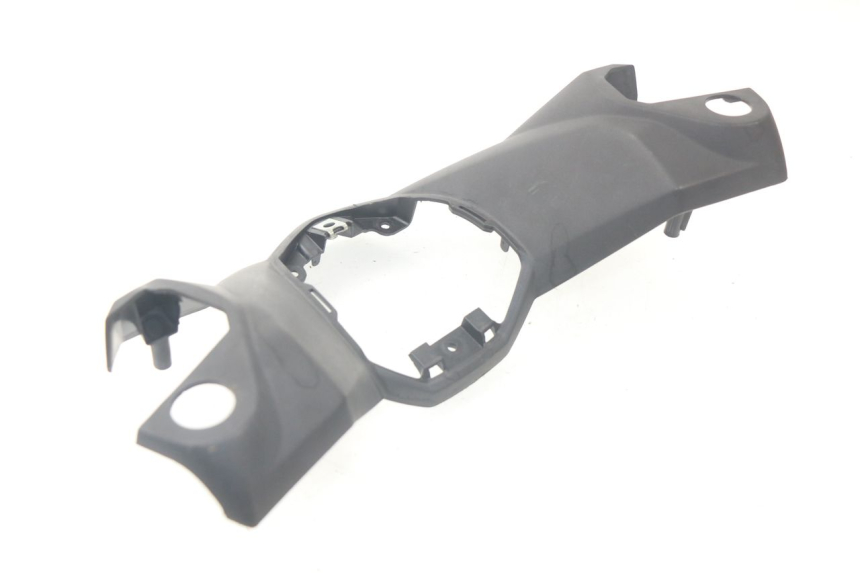 photo de COPERCHIO MANUBRIO ANTERIORE YAMAHA XMAX X-MAX ABS 125 (2014 - 2016) - Altra angolazione