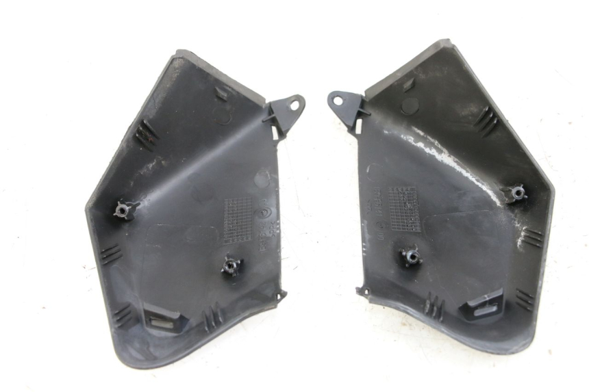 photo de COFANO MANUBRIO ANTERIORE YAMAHA XMAX X-MAX 125 (2006 - 2009)