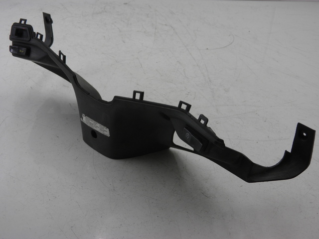 photo de COPERCHIO MANUBRIO COMANDI HONDA FES PANTHEON 125 (2003 - 2007)