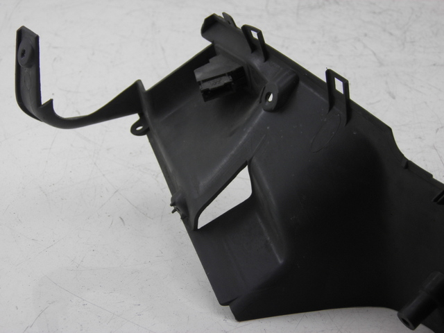 photo de COPERCHIO MANUBRIO COMANDI HONDA FES PANTHEON 125 (2003 - 2007)