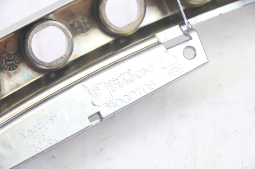 photo de COPRIMANUBRIO COMMUTATORE PIAGGIO MP3 500 (2016 - 2018) - Vista d'insieme del prodotto