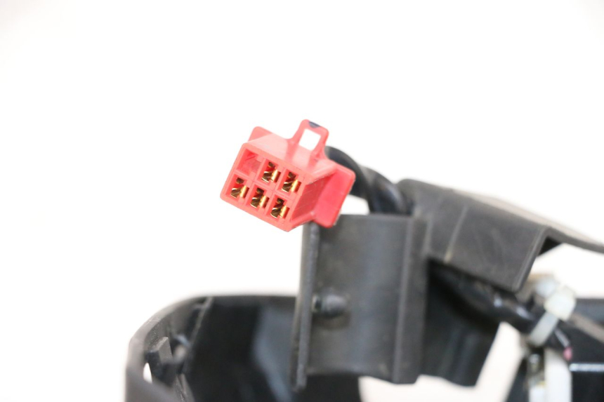 photo de COPRIMANUBRIO COMMUTATORE YAMAHA NEO'S CORE 1 (2022 - 2026) - Dettaglio del componente