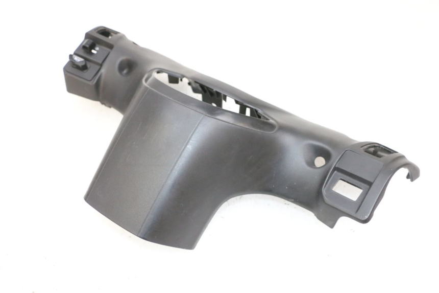 photo de COPRIMANUBRIO COMMUTATORE YAMAHA NEO'S CORE 1 (2022 - 2026) - Dettagli dei punti di fissaggio