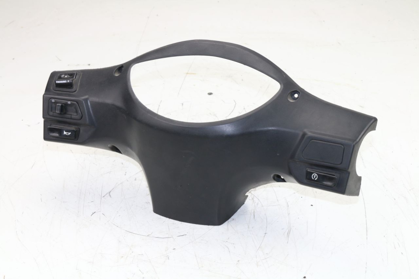photo de COPERCHIO MANUBRIO COMANDI PEUGEOT TWEET 4T 50 (2010 - 2014)