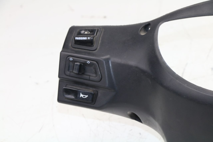 photo de COPERCHIO MANUBRIO COMANDI PEUGEOT TWEET 4T 50 (2010 - 2014)