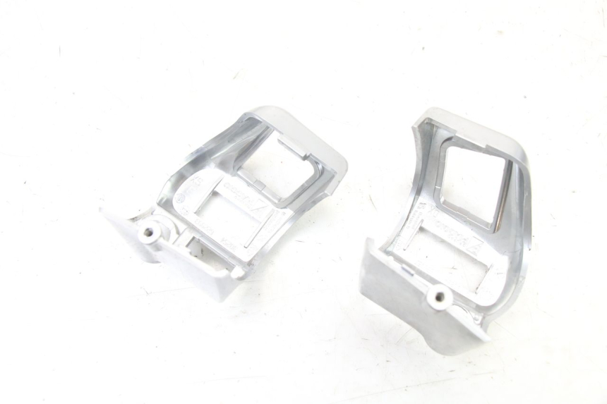 photo de COPRIMANUBRIO COMMUTATORE PIAGGIO MP3 500 (2014 - 2016)
