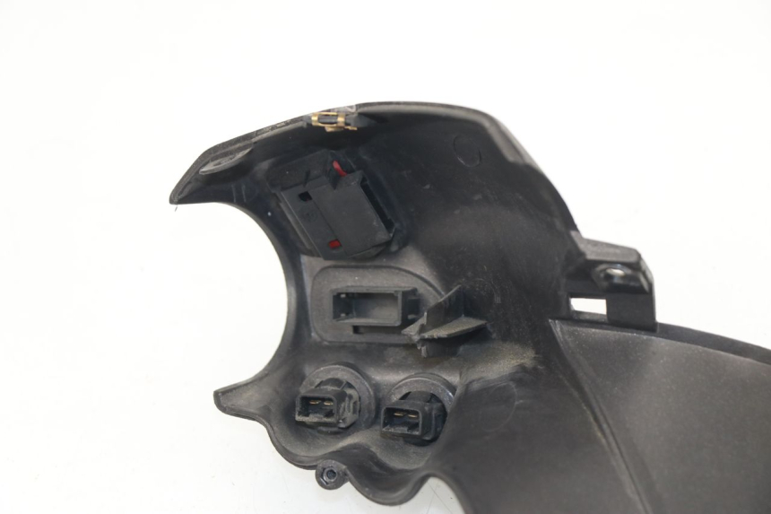 photo de COPERCHIO MANUBRIO COMANDI PIAGGIO X8 400 (2006 - 2007)