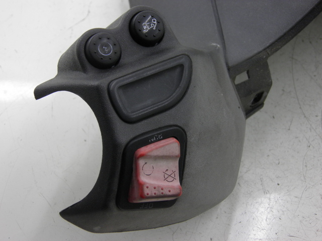 photo de COUVRE GUIDON COMMODO PIAGGIO X8 STREET 125 (2006 - 2007)