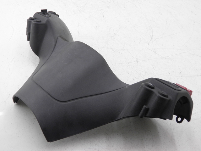 photo de COUVRE GUIDON COMMODO PIAGGIO X8 STREET 125 (2006 - 2007)